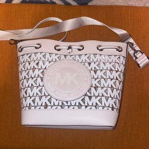 White Michael Kors Tote